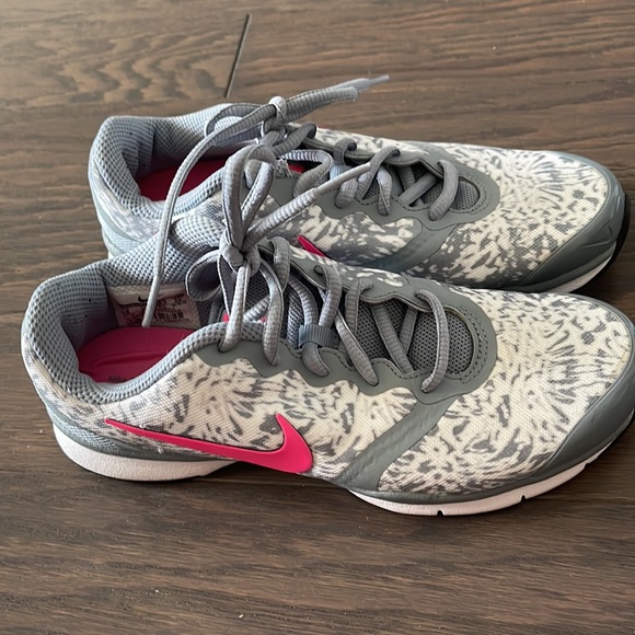 Nike sneakers - Picture 2 of 4